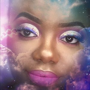 Meet your Posher, Claudia